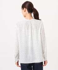 F1BGD39150 MK MICHEL KLEIN(小さいサイズ)(メゾン ドゥ サンク) 【小さいサイズ】ミニトライアングル幾何柄ブラウス/接触冷感/UVカット/洗濯機で洗える アイボリー