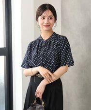 F1BGD51150 MK MICHEL KLEIN(小さいサイズ)(メゾン ドゥ サンク) 【小さいサイズ】[UVカット/接触冷感/洗濯機で洗える]フレアスリーブ幾何柄ブラウス ネイビー