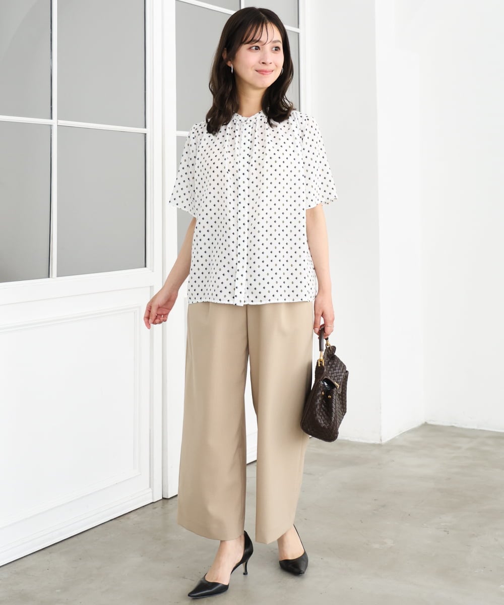 F1BGD51150 MK MICHEL KLEIN(小さいサイズ)(メゾン ドゥ サンク) 【小さいサイズ】[UVカット/接触冷感/洗濯機で洗える]フレアスリーブ幾何柄ブラウス ネイビー