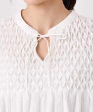 F1BGD52170 MK MICHEL KLEIN(小さいサイズ)(メゾン ドゥ サンク) 【小さいサイズ】[洗える]ハンドスモッキングブラウス ホワイト