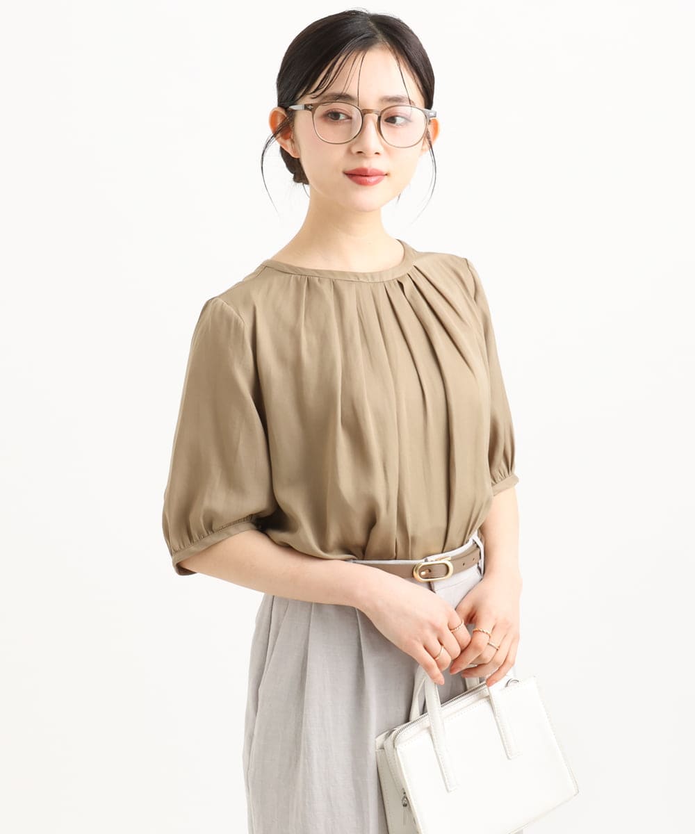 F1BGD53140 MK MICHEL KLEIN(小さいサイズ)(メゾン ドゥ サンク) 【小さいサイズ】[UVカット/接触冷感/洗える]サテン フロントタックデザインブラウス ベージュ