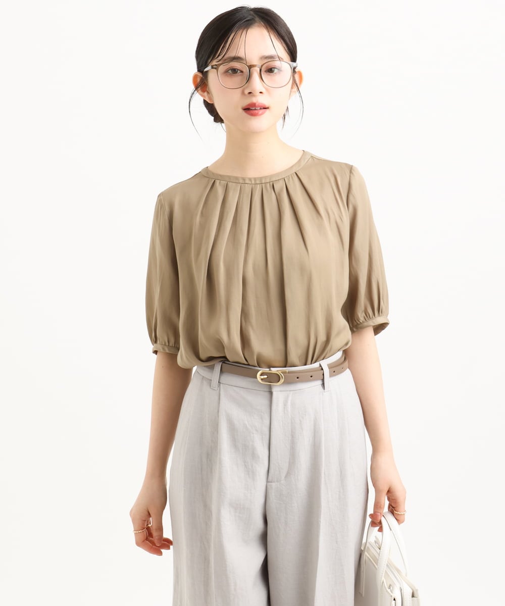 F1BGD53140 MK MICHEL KLEIN(小さいサイズ)(メゾン ドゥ サンク) 【小さいサイズ】[UVカット/接触冷感/洗える]サテン フロントタックデザインブラウス ベージュ