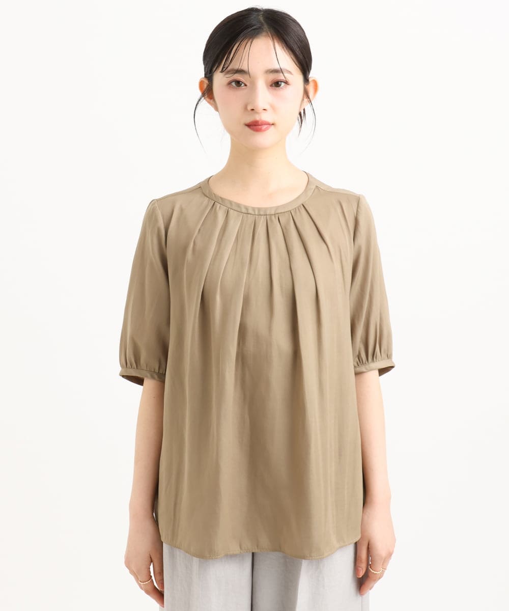 F1BGD53140 MK MICHEL KLEIN(小さいサイズ)(メゾン ドゥ サンク) 【小さいサイズ】[UVカット/接触冷感/洗える]サテン フロントタックデザインブラウス ベージュ