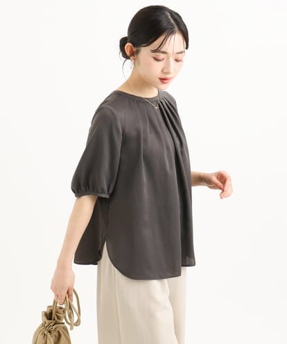 F1BGD53140 MK MICHEL KLEIN(小さいサイズ) 【小さいサイズ】[UVカット/接触冷感/洗える]サテン フロントタックデザインブラウス