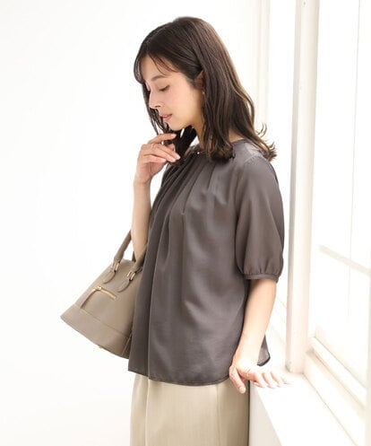 F1BGD53140 MK MICHEL KLEIN(小さいサイズ) 【小さいサイズ】[UVカット/接触冷感/洗える]サテン フロントタックデザインブラウス
