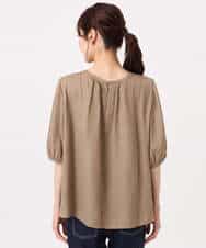 F1BGD53140 MK MICHEL KLEIN(小さいサイズ)(メゾン ドゥ サンク) 【小さいサイズ】[UVカット/接触冷感/洗える]サテン フロントタックデザインブラウス ベージュ