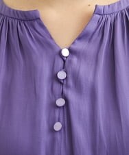 F1BGS57120 MK MICHEL KLEIN(小さいサイズ)(メゾン ドゥ サンク) 【小さいサイズ】サテン地ギャザーデザインブラウス/洗える カーキ