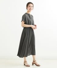 F1BGS57120 MK MICHEL KLEIN(小さいサイズ)(メゾン ドゥ サンク) 【小さいサイズ】サテン地ギャザーデザインブラウス/洗える カーキ