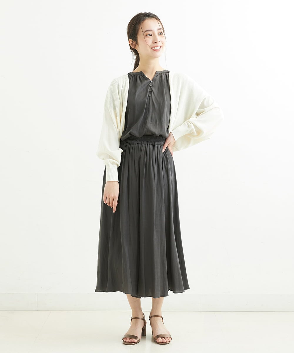 F1BGS57120 MK MICHEL KLEIN(小さいサイズ)(メゾン ドゥ サンク) 【小さいサイズ】サテン地ギャザーデザインブラウス/洗える カーキ