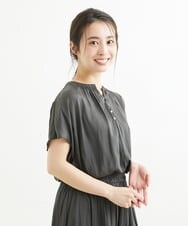 F1BGS57120 MK MICHEL KLEIN(小さいサイズ)(メゾン ドゥ サンク) 【小さいサイズ】サテン地ギャザーデザインブラウス/洗える カーキ