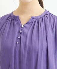 F1BGS57120 MK MICHEL KLEIN(小さいサイズ)(メゾン ドゥ サンク) 【小さいサイズ】サテン地ギャザーデザインブラウス/洗える カーキ
