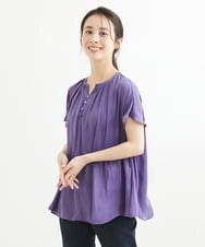 F1BGS57120 MK MICHEL KLEIN(小さいサイズ)(メゾン ドゥ サンク) 【小さいサイズ】サテン地ギャザーデザインブラウス/洗える パープル