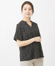 F1BGV55130 MK MICHEL KLEIN(小さいサイズ)(メゾン ドゥ サンク) 【小さいサイズ】変形ドット柄半袖ブラウス/洗える ベージュ