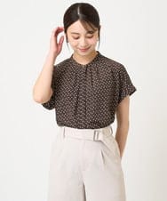 F1BGV65130 MK MICHEL KLEIN(小さいサイズ)(メゾン ドゥ サンク) 【小さいサイズ】幾何モチーフプリントブラウス/洗える アイボリー