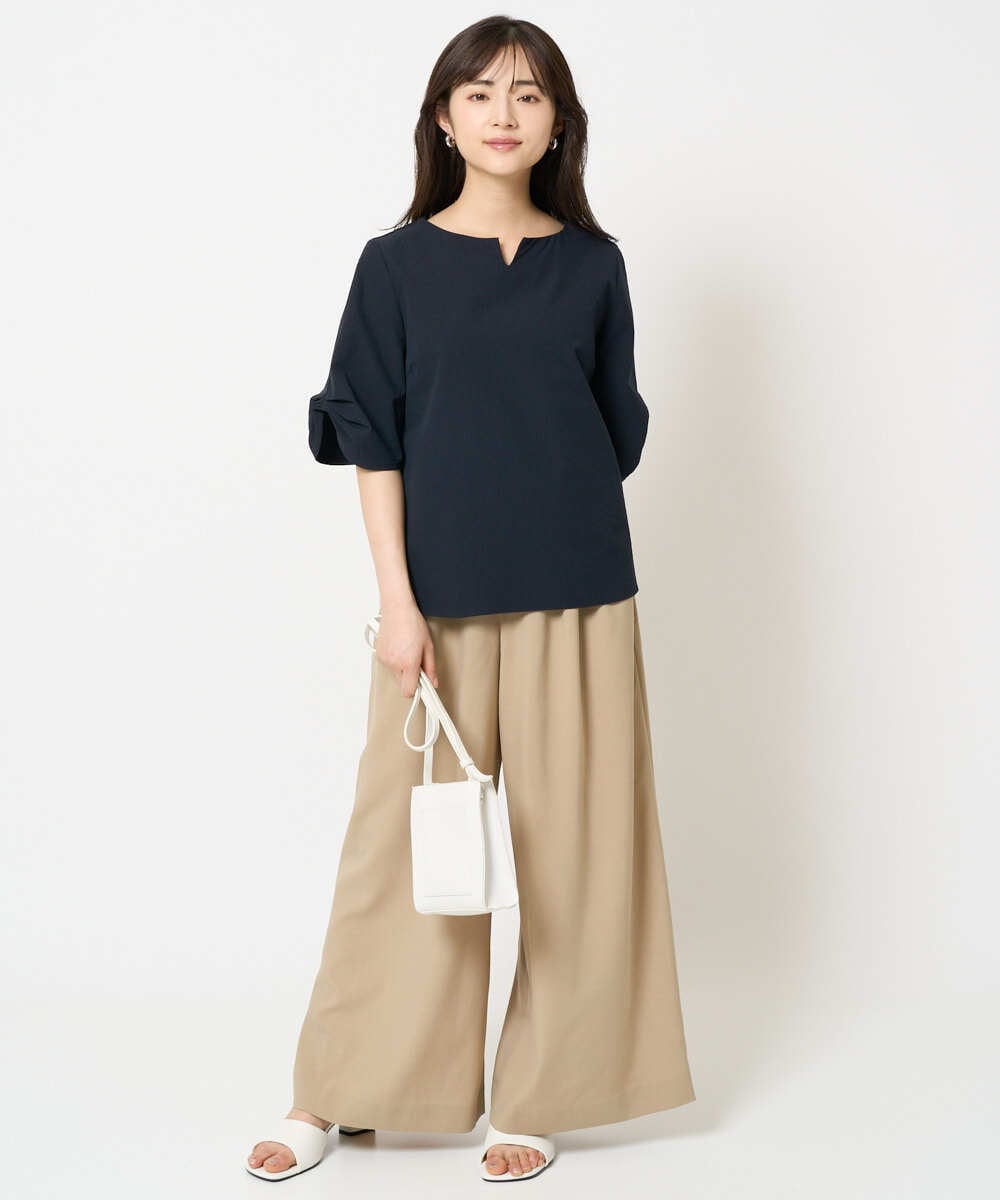 F1BHA60140 MK MICHEL KLEIN(小さいサイズ)(メゾン ドゥ サンク) 【小さいサイズ】キーネックデザインブラウス/撥水/UVカット/洗える/セットアップ対応 ネイビー