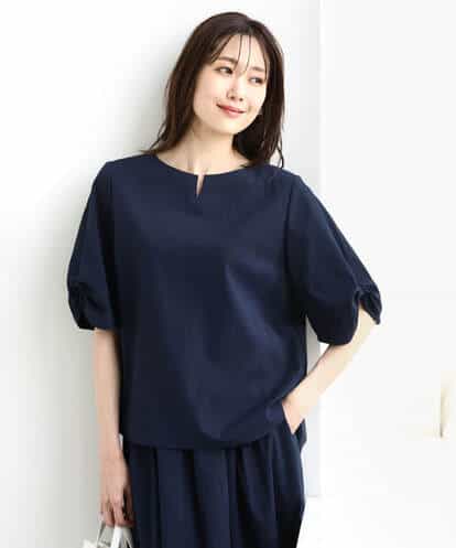 Maison de CINQ(メゾン ドゥ サンク) 【小さいサイズ】キーネックデザインブラウス/撥水/UVカット/洗える/セットアップ対応 ネイビー/紺 36