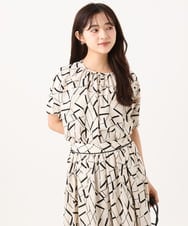 F1BHD68140 MK MICHEL KLEIN(小さいサイズ)(メゾン ドゥ サンク) 【小さいサイズ】[接触冷感/洗える]アートプリントブラウス ベージュ