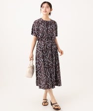 F1BHD68140 MK MICHEL KLEIN(小さいサイズ)(メゾン ドゥ サンク) 【小さいサイズ】[接触冷感/洗える]アートプリントブラウス ブラウン