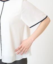 F1BHV68120 MK MICHEL KLEIN(小さいサイズ)(メゾン ドゥ サンク) 【小さいサイズ】配色パイピングデザインシフォントップス/洗える ホワイト