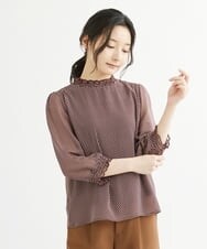 F1BIS05130 MK MICHEL KLEIN(小さいサイズ)(メゾン ドゥ サンク) 【小さいサイズ】シャーリングデザイン幾何柄プリントブラウス/洗える ワイン