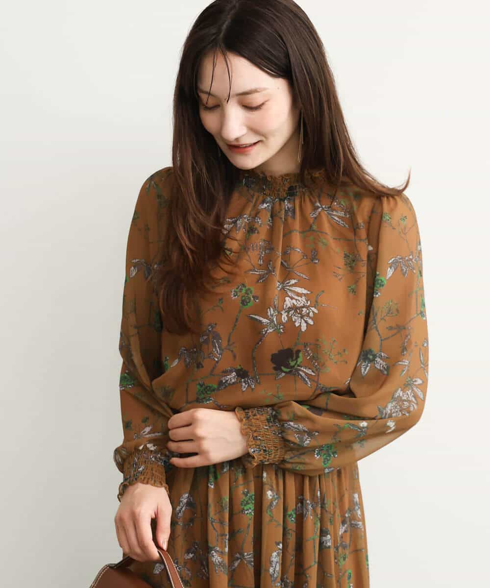 F1BJD37140 MK MICHEL KLEIN(小さいサイズ)(メゾン ドゥ サンク) 【小さいサイズ】[洗える]水彩花柄シフォンブラウス ダークブラウン
