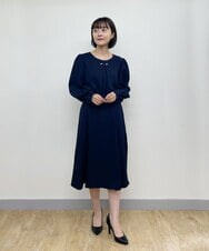 F1BJP38130 MK MICHEL KLEIN(小さいサイズ)(メゾン ドゥ サンク) 【小さいサイズ】パールピン付きブラウス/洗える ネイビー