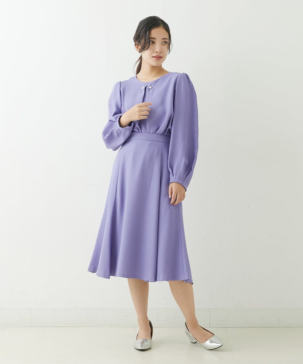 F1BJP38130 MK MICHEL KLEIN(小さいサイズ)(メゾン ドゥ サンク) 【小さいサイズ】パールピン付きブラウス/洗える ネイビー