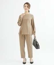 F1BJS34130 MK MICHEL KLEIN(小さいサイズ)(メゾン ドゥ サンク) 【小さいサイズ】ペプラムシルエットブラウス/洗える モカ
