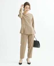 F1BJS34130 MK MICHEL KLEIN(小さいサイズ)(メゾン ドゥ サンク) 【小さいサイズ】ペプラムシルエットブラウス/洗える モカ