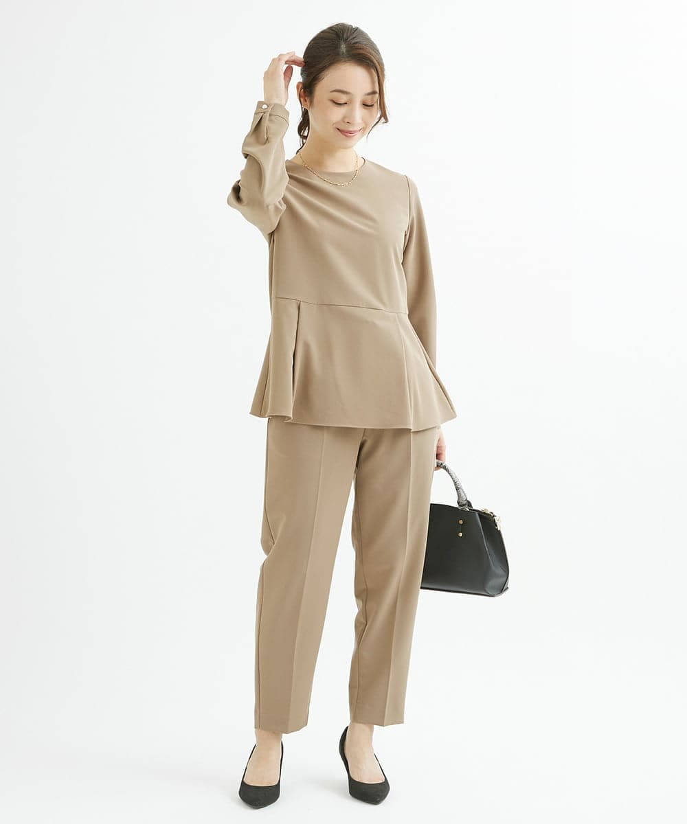 F1BJS34130 MK MICHEL KLEIN(小さいサイズ)(メゾン ドゥ サンク) 【小さいサイズ】ペプラムシルエットブラウス/洗える モカ