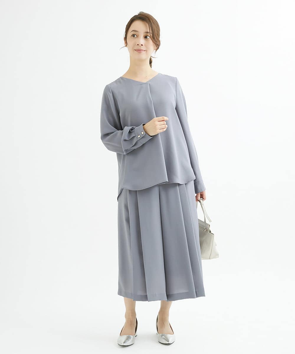 F1BJU33130 MK MICHEL KLEIN(小さいサイズ)(メゾン ドゥ サンク) 【小さいサイズ】タックVネックブラウス/洗える ネイビー