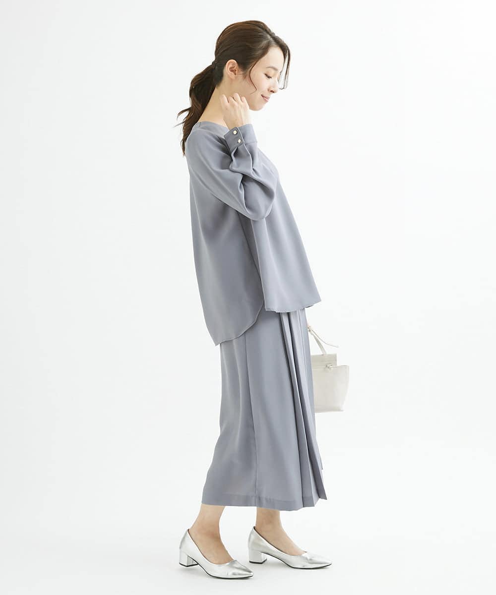 F1BJU33130 MK MICHEL KLEIN(小さいサイズ)(メゾン ドゥ サンク) 【小さいサイズ】タックVネックブラウス/洗える ネイビー