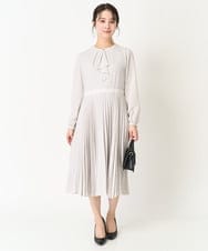 F1EFA02210 MK MICHEL KLEIN(小さいサイズ)(メゾン ドゥ サンク) 【小さいサイズ】ボウタイプリーツジョーゼットワンピース/洗える ライトグレー