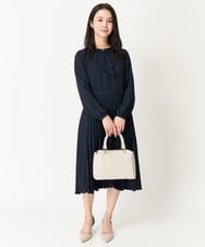 F1EFA02210 MK MICHEL KLEIN(小さいサイズ)(メゾン ドゥ サンク) 【小さいサイズ】ボウタイプリーツジョーゼットワンピース/洗える ライトグレー