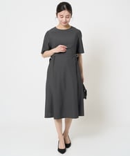 F1EGA55230 MK MICHEL KLEIN(小さいサイズ)(メゾン ドゥ サンク) 【小さいサイズ】サイドベルトデザイン ウエストタックストレッチワンピース/洗える ダークグレー