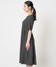 F1EGA55230 MK MICHEL KLEIN(小さいサイズ)(メゾン ドゥ サンク) 【小さいサイズ】サイドベルトデザイン ウエストタックストレッチワンピース/洗える ダークグレー