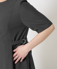 F1EGA55230 MK MICHEL KLEIN(小さいサイズ)(メゾン ドゥ サンク) 【小さいサイズ】サイドベルトデザイン ウエストタックストレッチワンピース/洗える ダークグレー