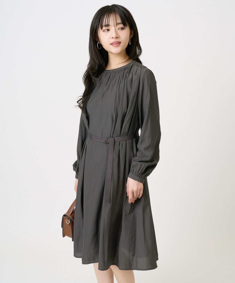 F1EGD26210 MK MICHEL KLEIN(小さいサイズ)(メゾン ドゥ サンク) 【小さいサイズ】サテンギャザーワンピース/洗える パープル