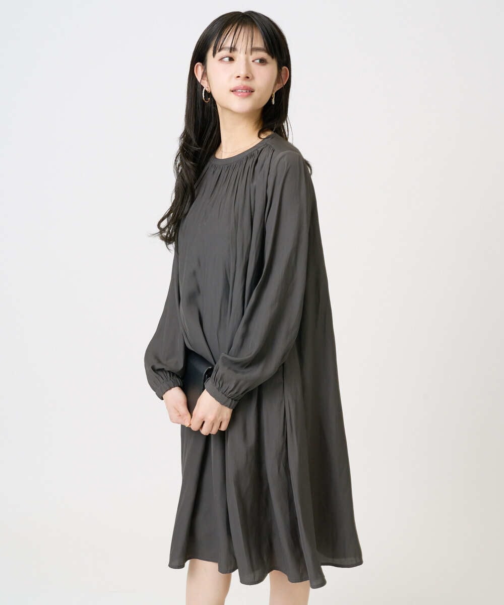 F1EGD26210 MK MICHEL KLEIN(小さいサイズ)(メゾン ドゥ サンク) 【小さいサイズ】サテンギャザーワンピース/洗える パープル