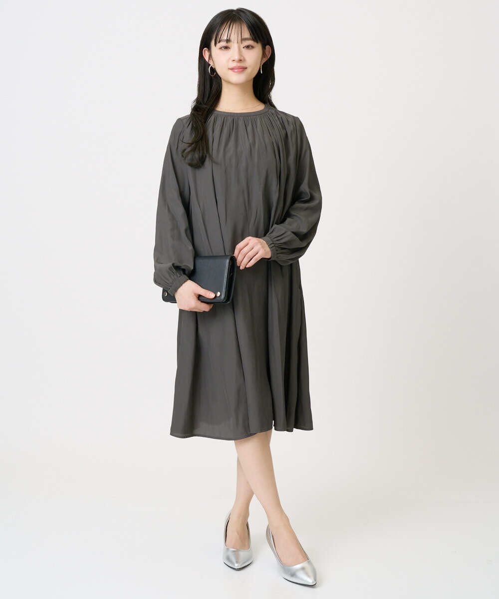 F1EGD26210 MK MICHEL KLEIN(小さいサイズ)(メゾン ドゥ サンク) 【小さいサイズ】サテンギャザーワンピース/洗える パープル