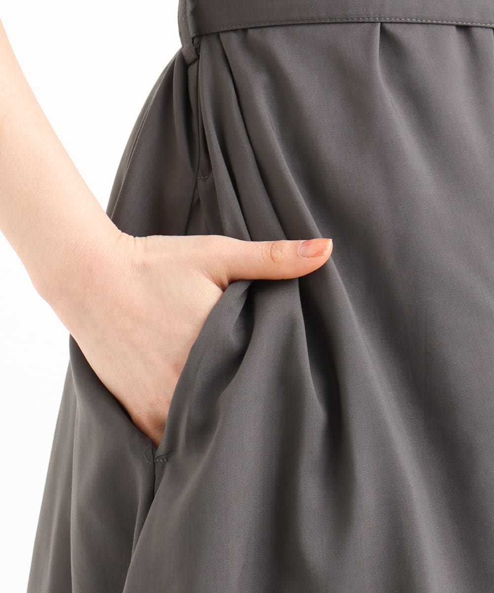 F1EGD58210 MK MICHEL KLEIN(小さいサイズ)(メゾン ドゥ サンク) 【小さいサイズ】[洗える]フレアースリーブ ベルト付きワンピース ダークグレー