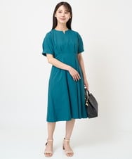 F1EGV69190 MK MICHEL KLEIN(小さいサイズ)(メゾン ドゥ サンク) 【小さいサイズ】ウエストタックキーネックワンピース/洗える ブルーグリーン