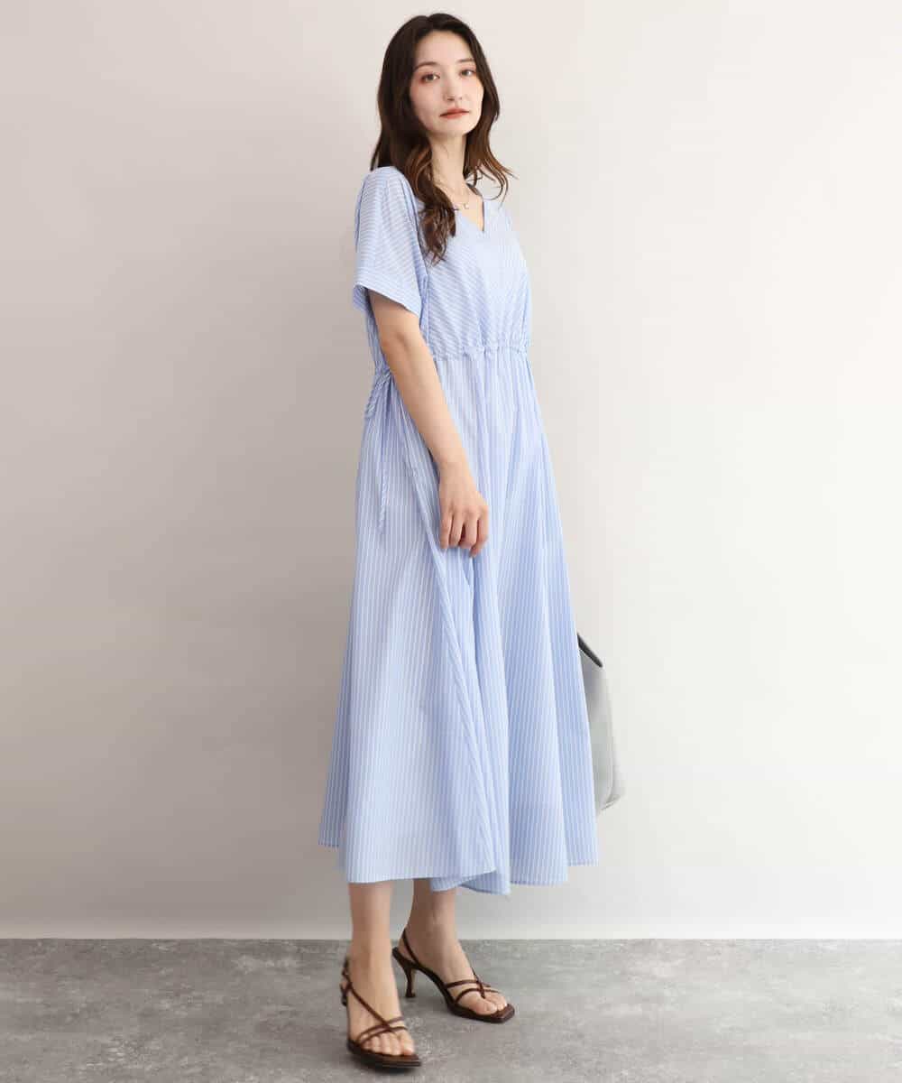 F1EJD77230 MK MICHEL KLEIN(小さいサイズ)(メゾン ドゥ サンク) [接触冷感/透湿性/洗える]ストライプ柄V開きワンピース ライトブルー