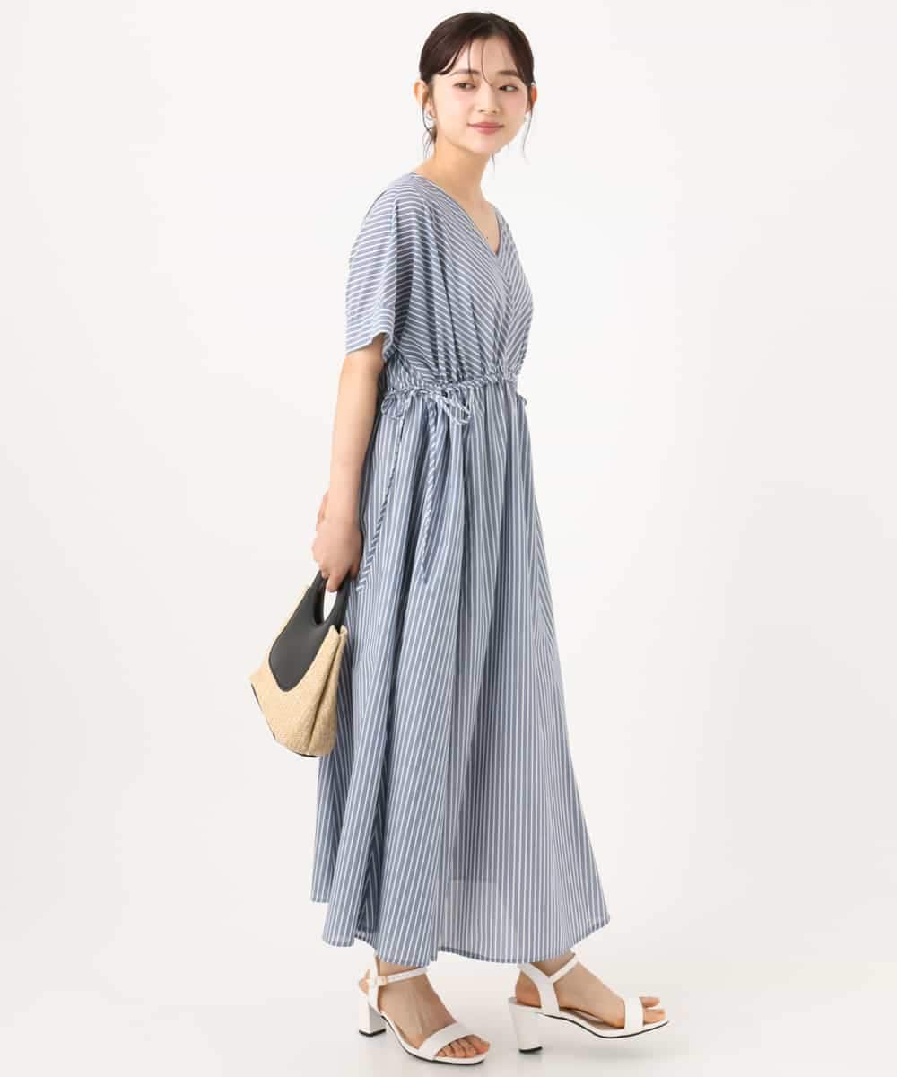 F1EJD77230 MK MICHEL KLEIN(小さいサイズ)(メゾン ドゥ サンク) [接触冷感/透湿性/洗える]ストライプ柄V開きワンピース ライトブルー