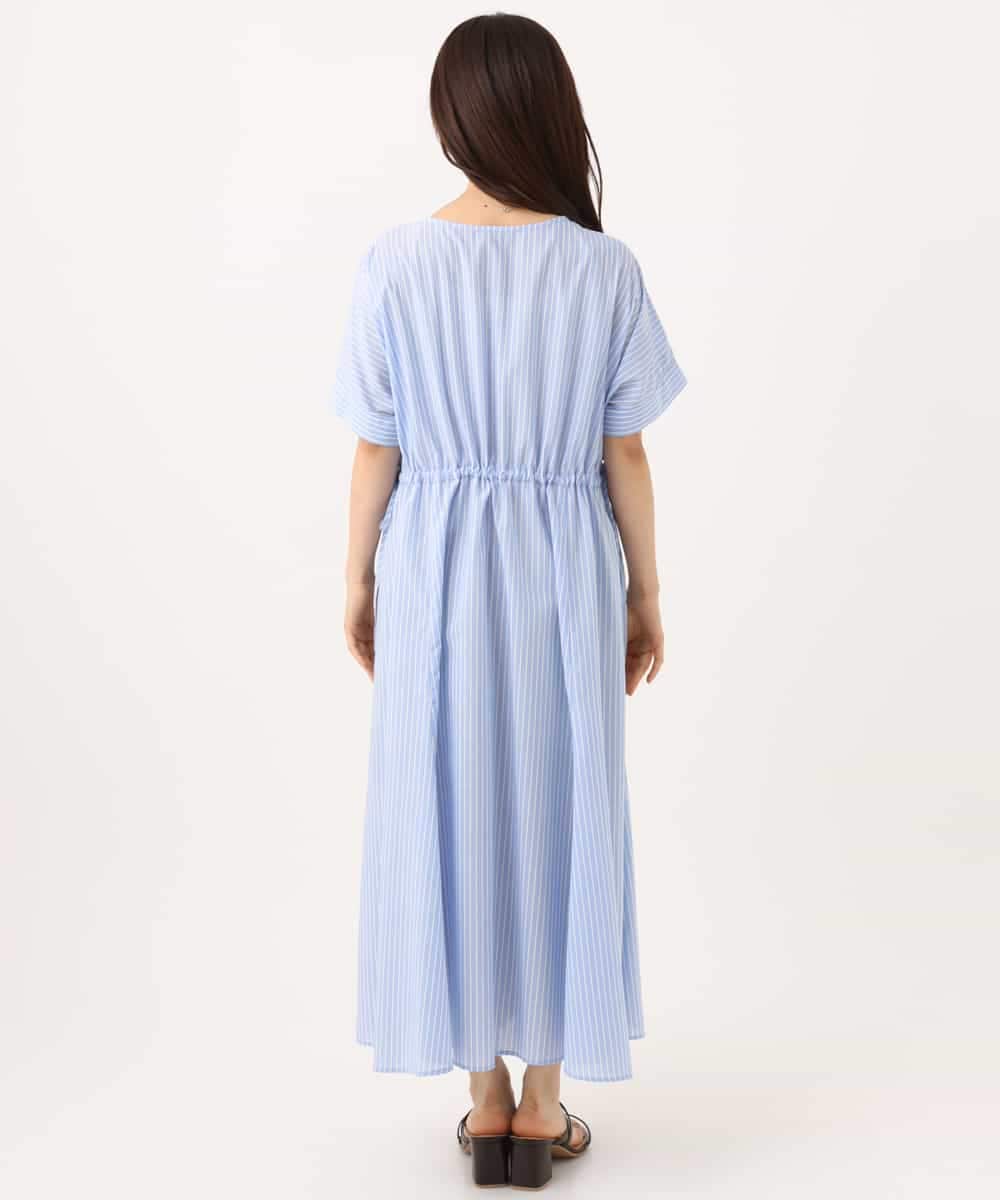 F1EJD77230 MK MICHEL KLEIN(小さいサイズ)(メゾン ドゥ サンク) [接触冷感/透湿性/洗える]ストライプ柄V開きワンピース ライトブルー