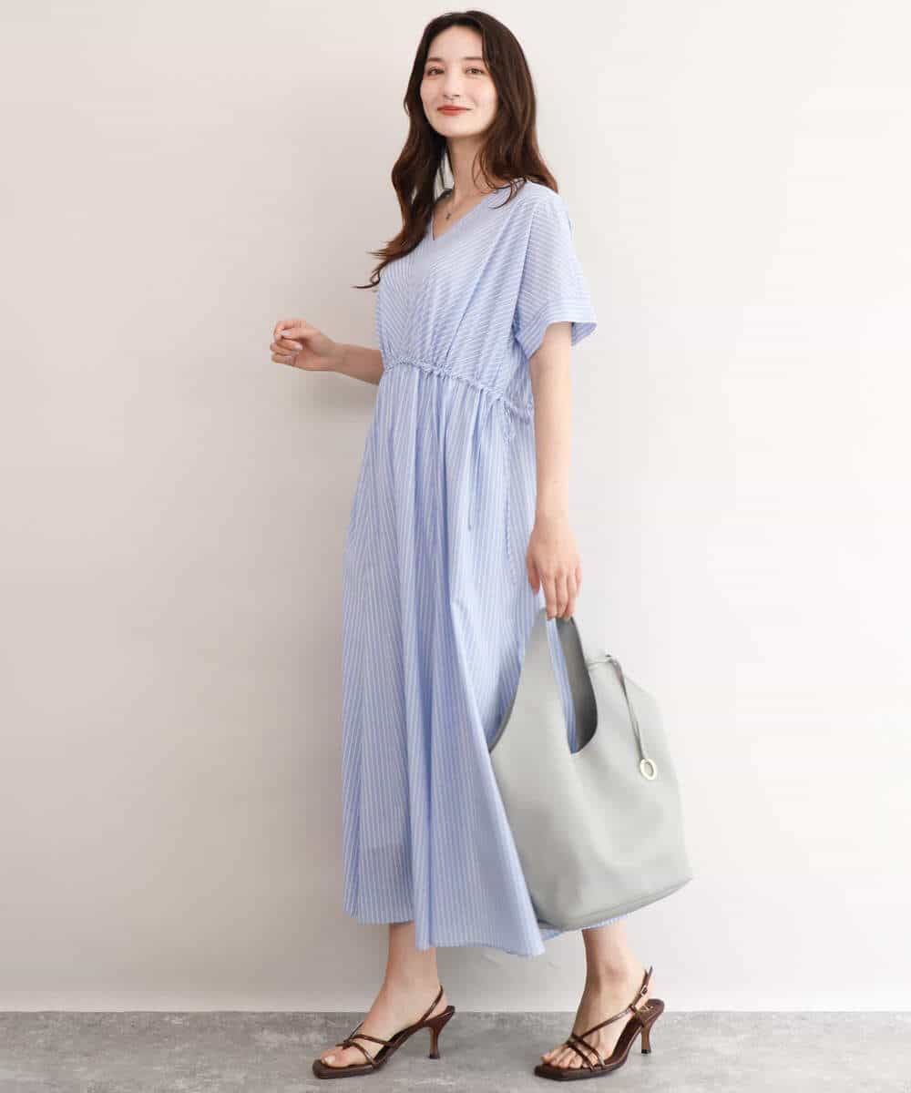 F1EJD77230 MK MICHEL KLEIN(小さいサイズ)(メゾン ドゥ サンク) [接触冷感/透湿性/洗える]ストライプ柄V開きワンピース ネイビー