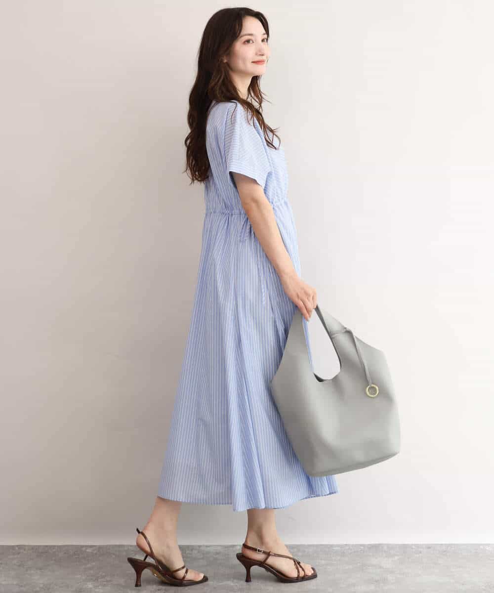 F1EJD77230 MK MICHEL KLEIN(小さいサイズ)(メゾン ドゥ サンク) [接触冷感/透湿性/洗える]ストライプ柄V開きワンピース ネイビー