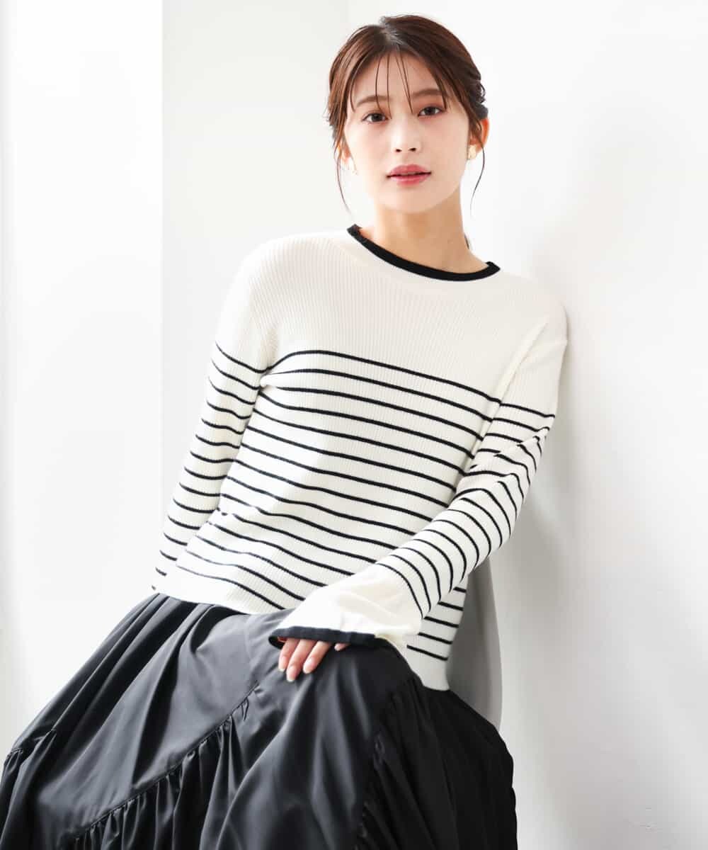 F1FAG43140 MK MICHEL KLEIN(小さいサイズ)(メゾン ドゥ サンク) 【小さいサイズ】[洗える]配色ラメライン入りフレアースリーブニット ホワイト（ボーダー）