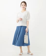 F1FGV46120 MK MICHEL KLEIN(小さいサイズ)(メゾン ドゥ サンク) 【小さいサイズ】シアーパフスリーブVネックニット/洗える ブルー