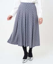 F1HAD03150 MK MICHEL KLEIN(小さいサイズ)(メゾン ドゥ サンク) 【小さいサイズ】スクエア幾何柄フレアースカート/洗濯機で洗える グレイッシュブルー